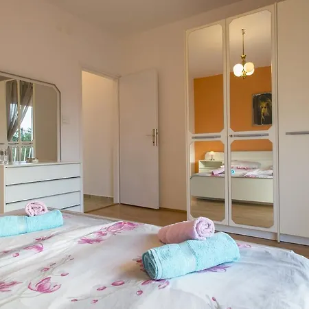 Jagoda 1070 Villa
